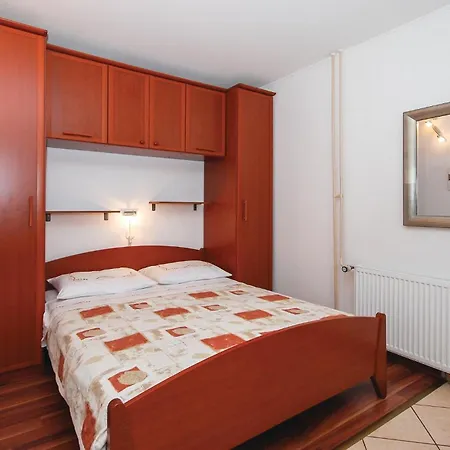 Pet Friendly Apartment In Lovran With Wifi *