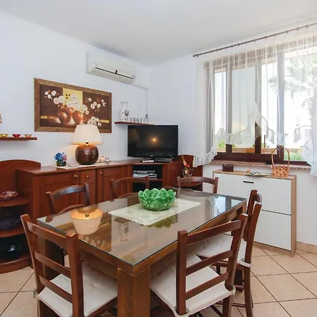 Pet Friendly Apartment In Lovran With Wifi アパート