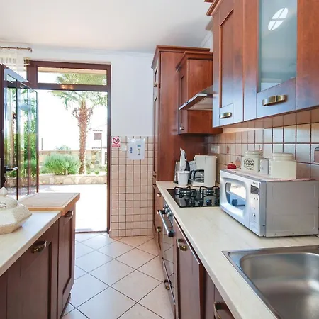 Pet Friendly Apartment In Lovran With Wifi * ロヴラン