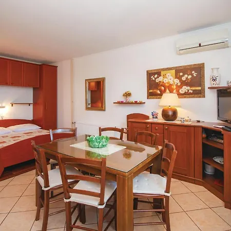 Pet Friendly In With Wifi Apartment Lovran